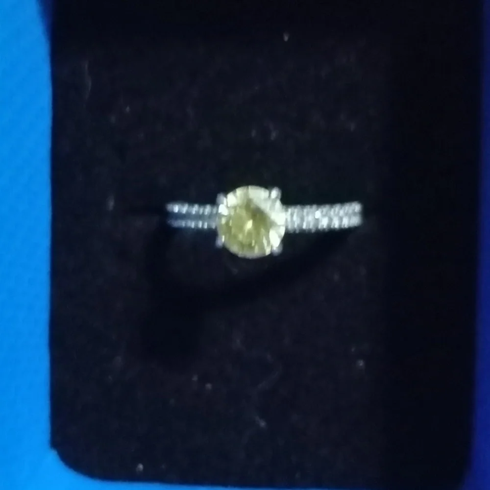 Ring - Picture 3 of 3